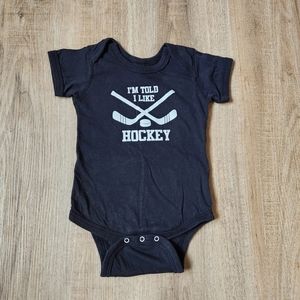 Hockey Onesie 12M Black